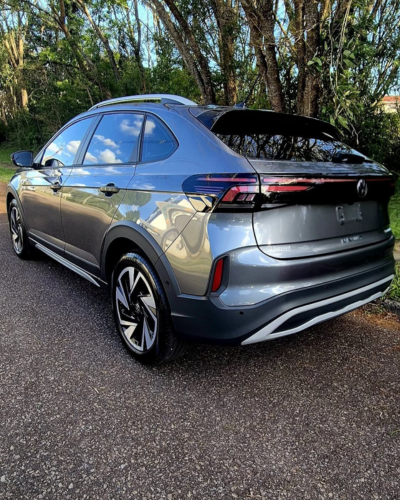 Vitrificação automotiva em Curitiba com proteção cerâmica da pintura e acabamento premium realizada pela Martiny Detail.